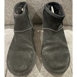 Koolaburra by Ugg Black Booties Women's size 6